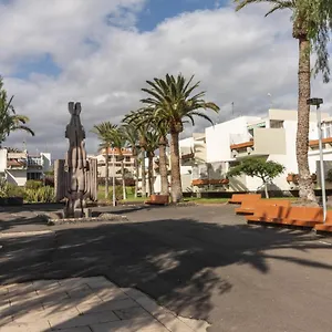 https://nuevo-apartamento-en-las-galletas.adeje-hotels.com